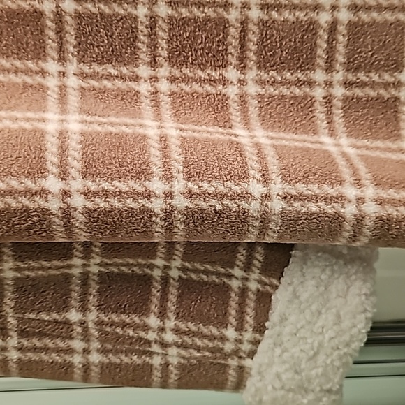 Centigrade Bonded Sherpa Lined Plaid Jacket. Brand new. Never worn. - Picture 12 of 13